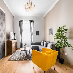 Nyár 3 Bedroom Centre Entire Appartamento